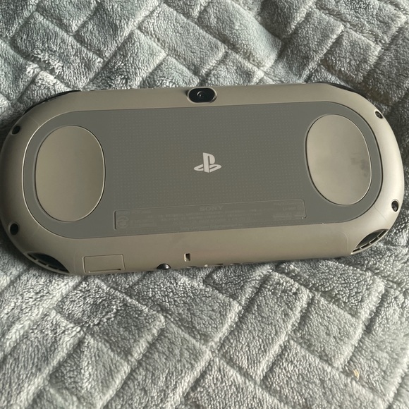 PS Vita bundle - Picture 9 of 10